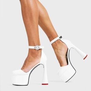 LAMODA Someday Round Toe White Platform Heels